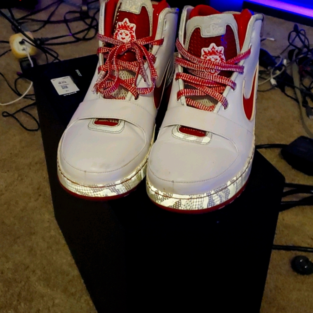 SHOES